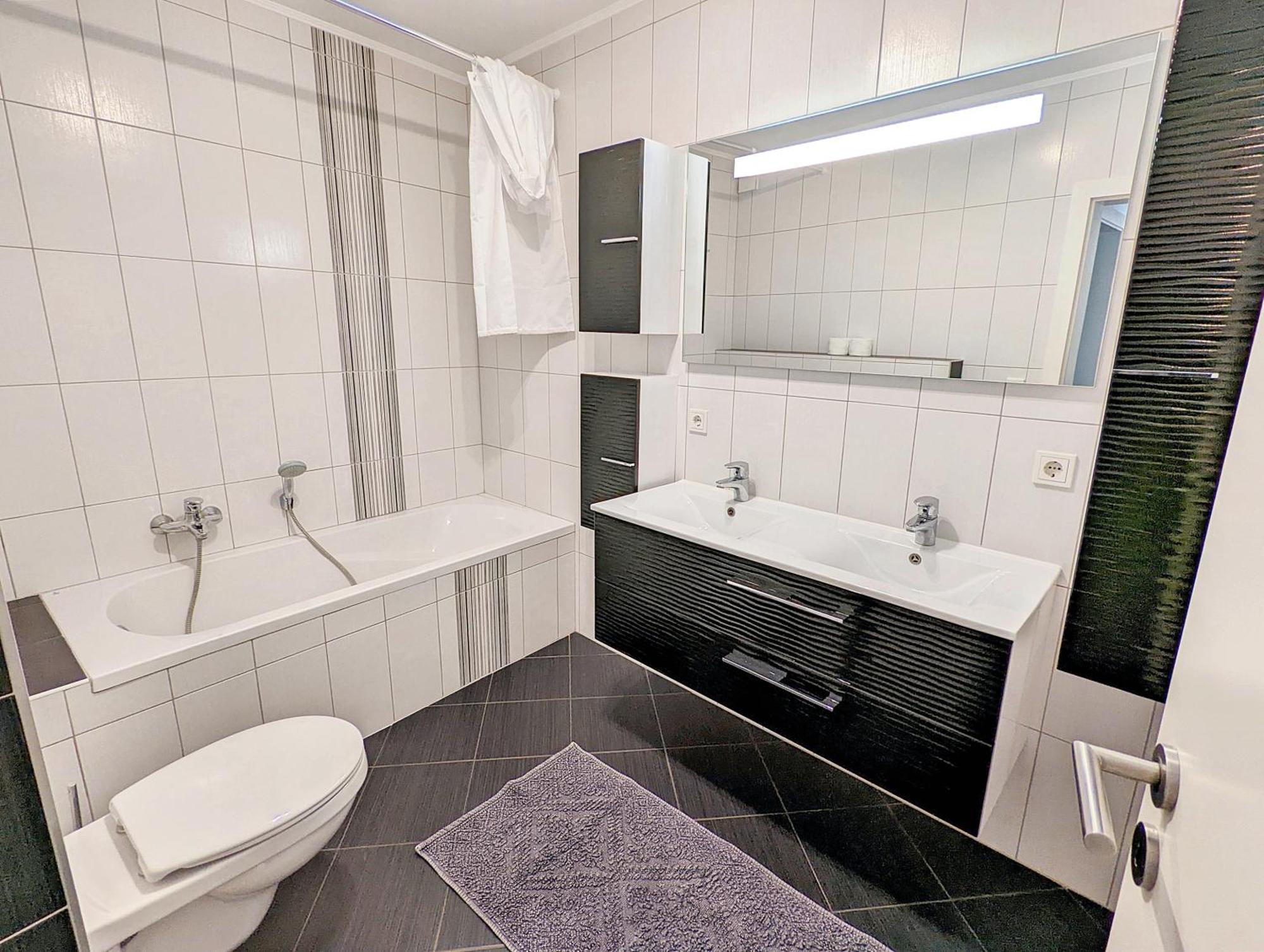 2bedroom + 2bathroom With Garage In Lux